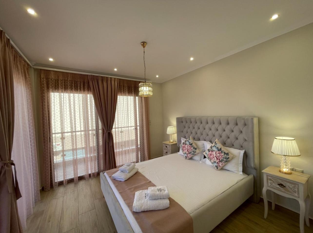 Agora Luxury Villa I Loutraki  Exterior photo